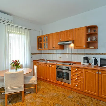 Apartment Fuer 5 Personen Ca 50 Qm In Porec, Istrien Istrische Riviera *